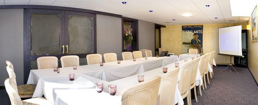 Hotel Les Peyrieres Olemps Bagian luar foto