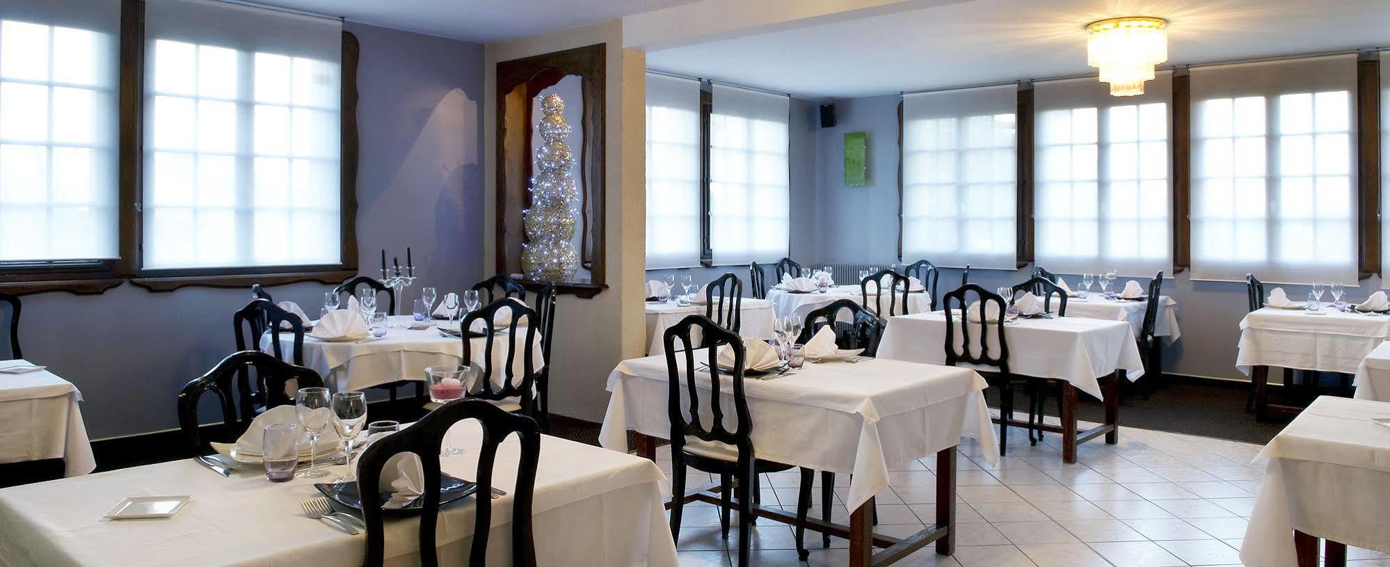 Hotel Les Peyrieres Olemps Bagian luar foto